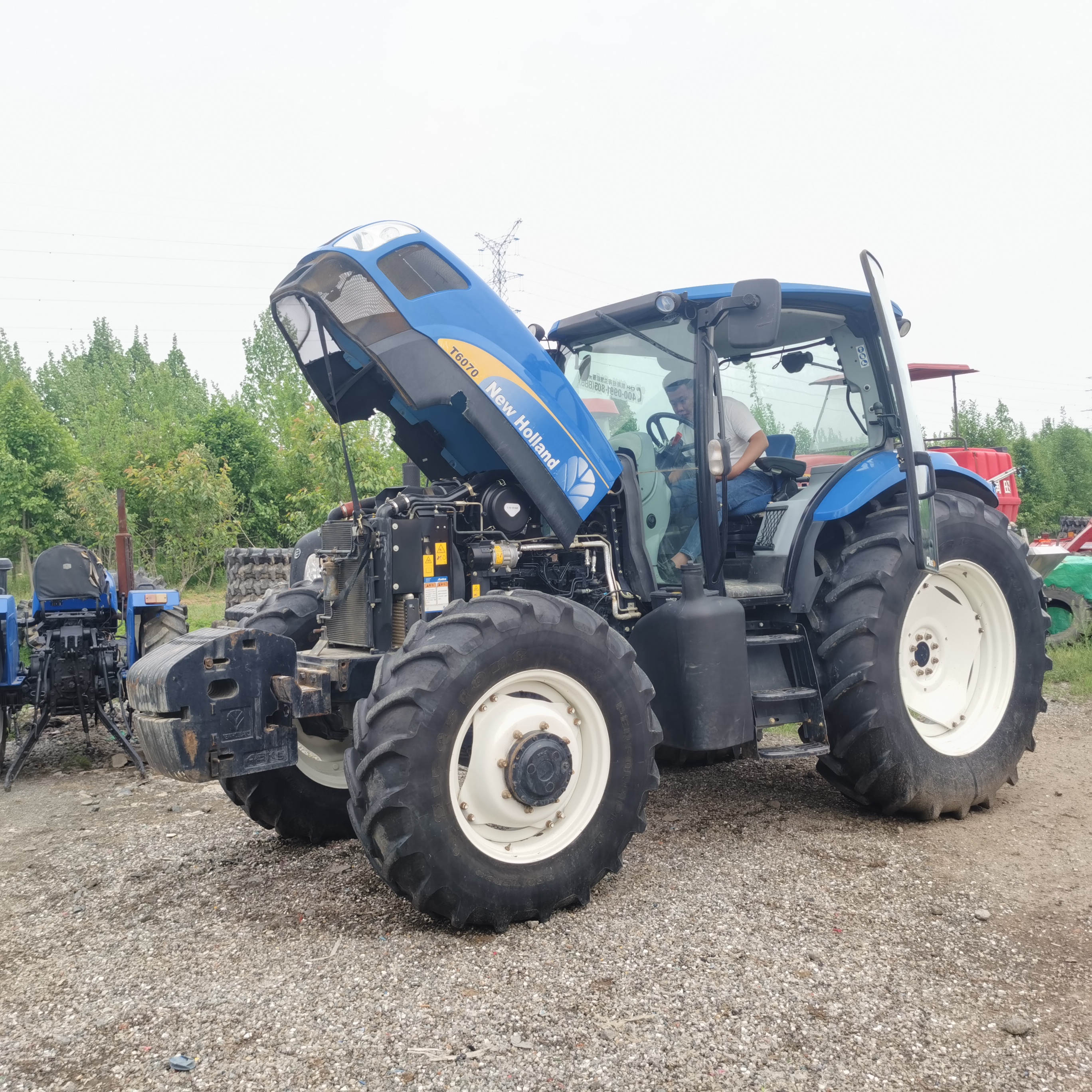 Used Low Fuel Consumption New Holland T6070 140HP Tractor